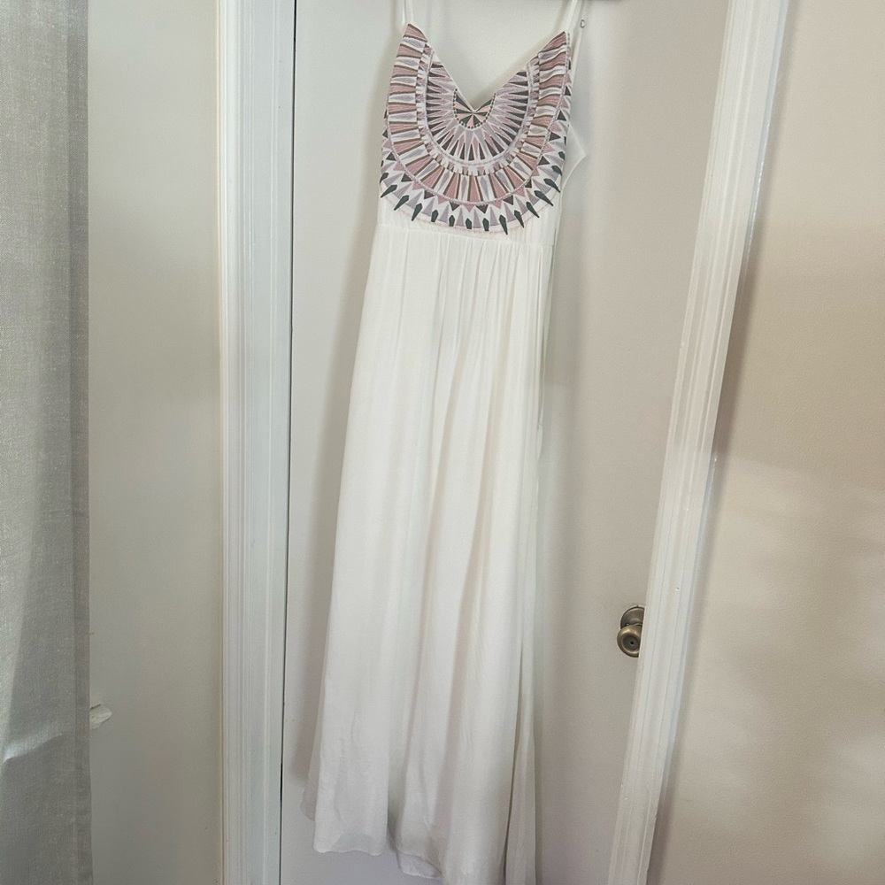 Lulu’s white embroidered maxi dress, vacation, wedding, size M. - Picture 4 of 6